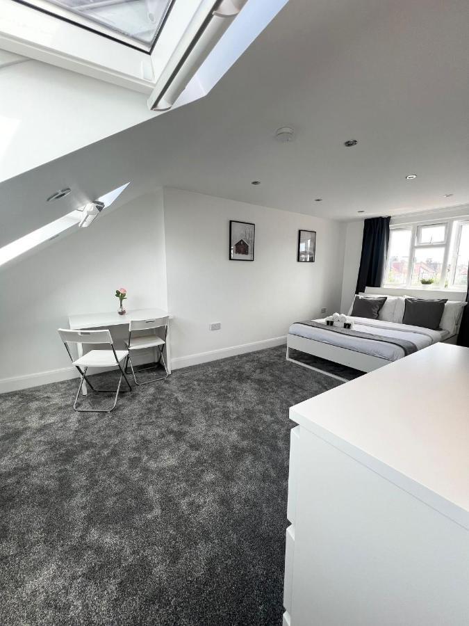 Stunning Flat In Greater London Hotel Exterior photo