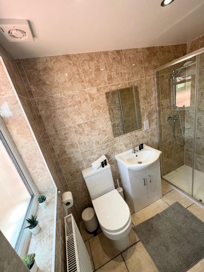 Stunning Flat In Greater London Hotel Exterior photo