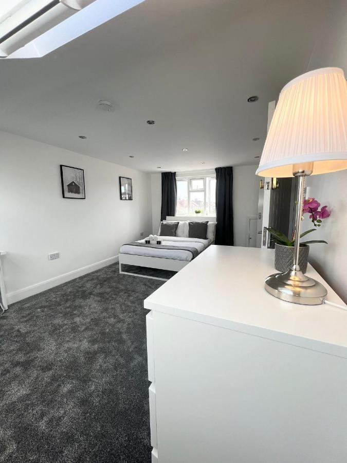 Stunning Flat In Greater London Hotel Exterior photo