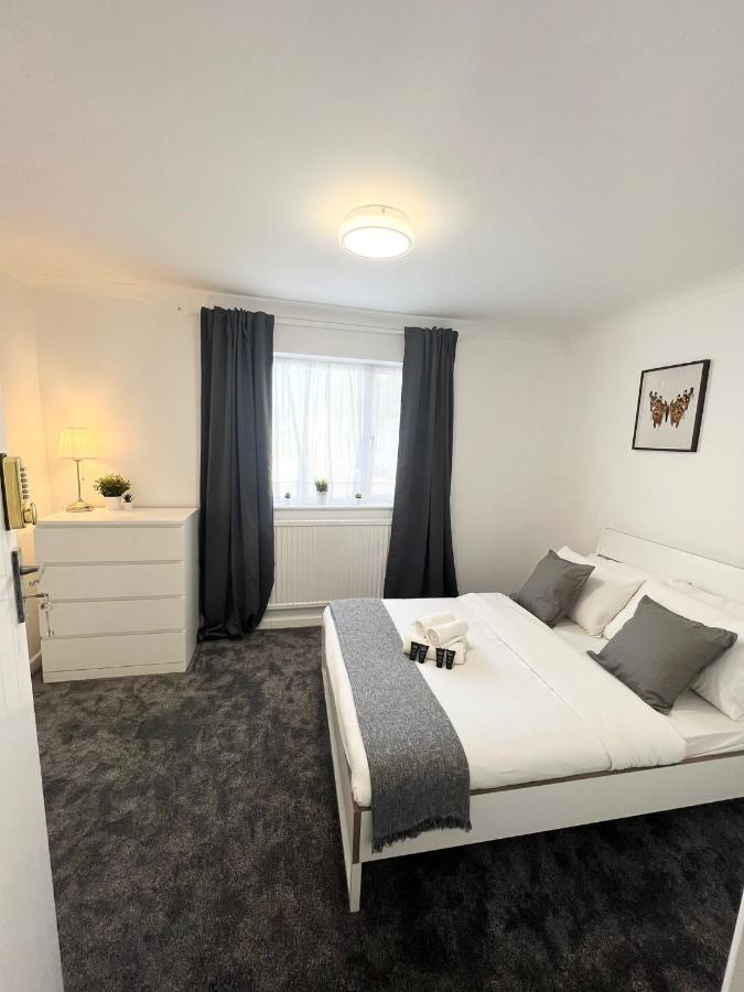 Stunning Flat In Greater London Hotel Exterior photo